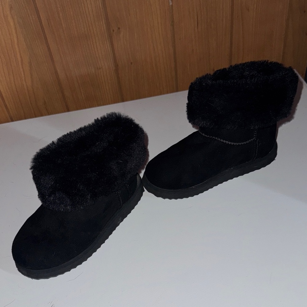 Women's Black Fur-Lined Boots